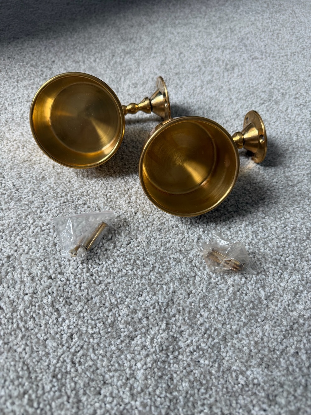 Two Roan Iris Orla Wall Vessels Handcrafted unlacquered brass - Picture 5 of 9